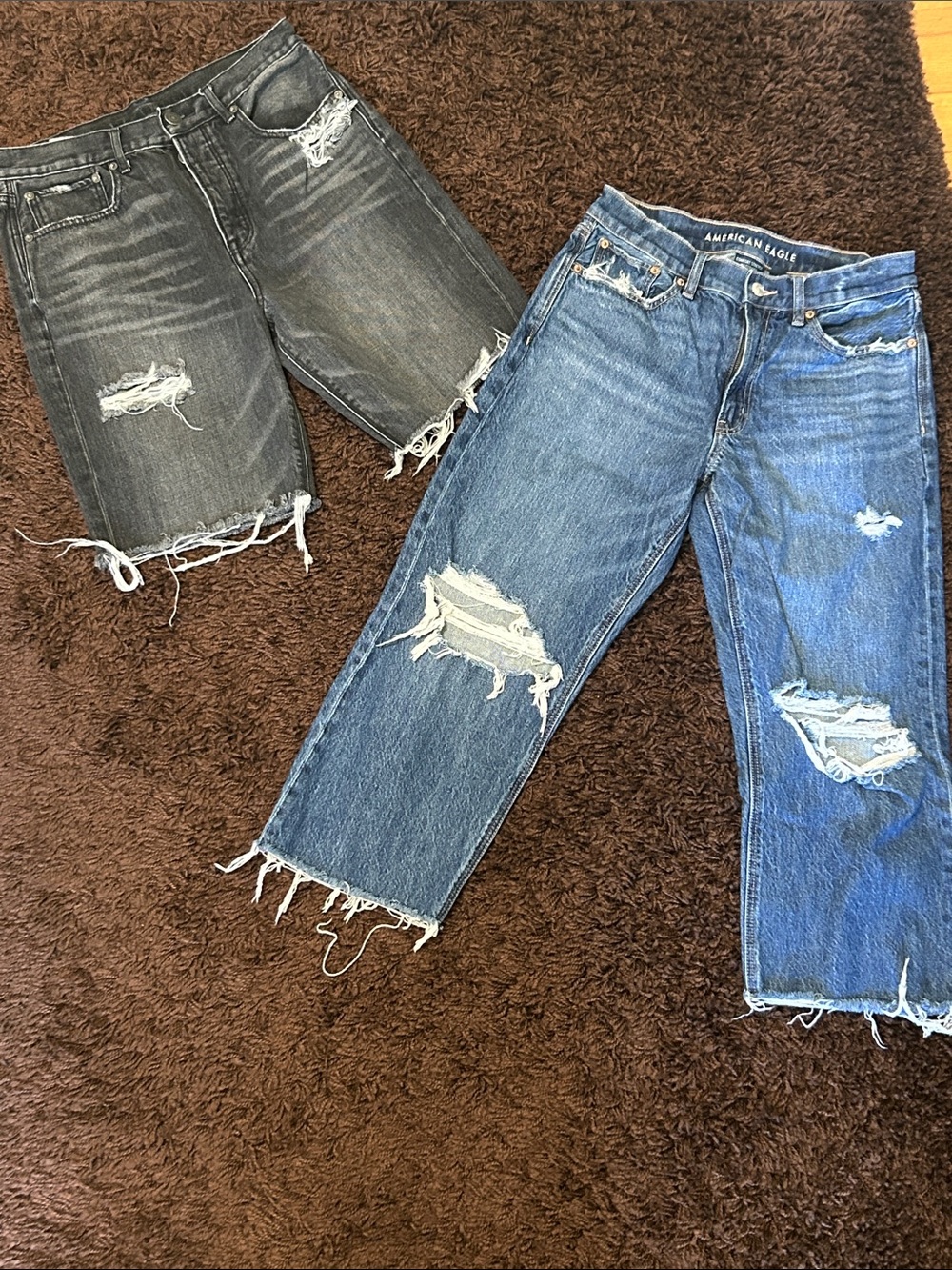 American Eagle Outfitters Distressed Blue and Black Women’s Cut-Offs. Size 2/4